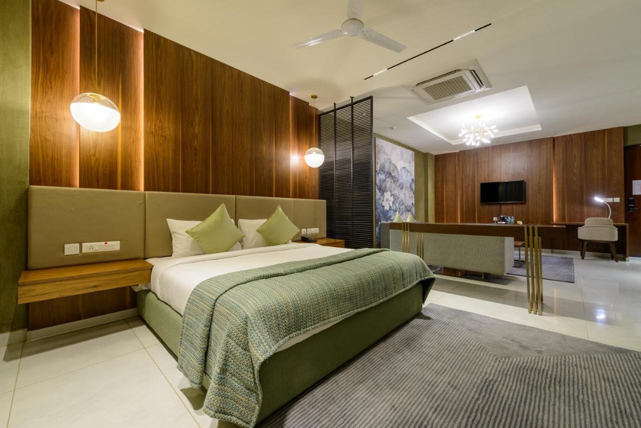 Prestige Nirvana Club Hotell Hyderabad Eksteriør bilde